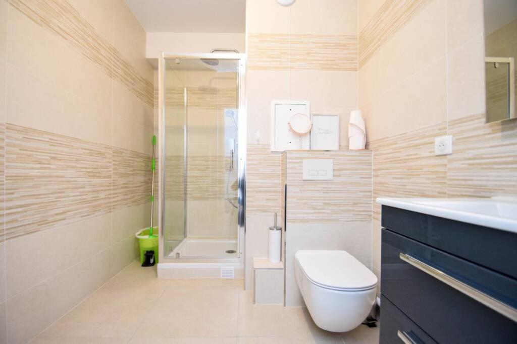 Studio Neuf Paris La Defense Metro 15 Rueil - Suresnes - Mont Valerien Exteriér fotografie